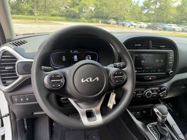 Certified 2025 Kia Soul LX w/ LX Technology Package FWD image 17