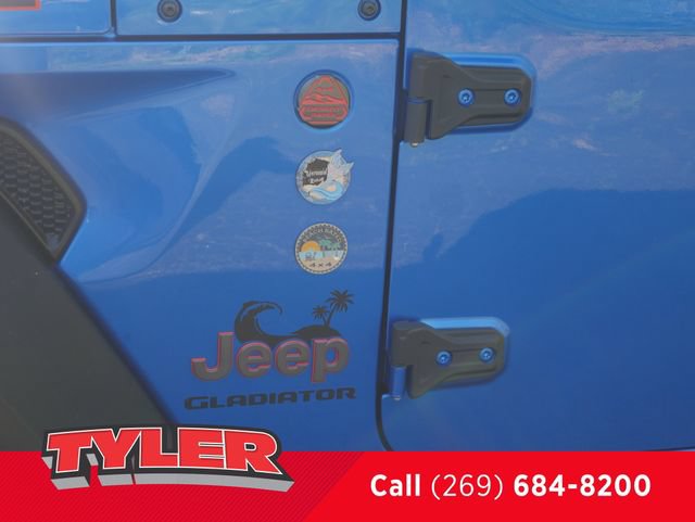 Certified 2022 Jeep Gladiator Mojave w/ Cold Weather Group AWD/4WD image 16
