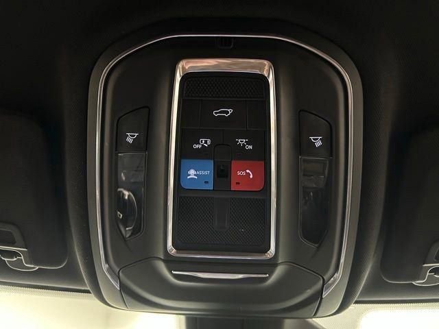 Used 2021 Jeep Grand Cherokee L Laredo image 35