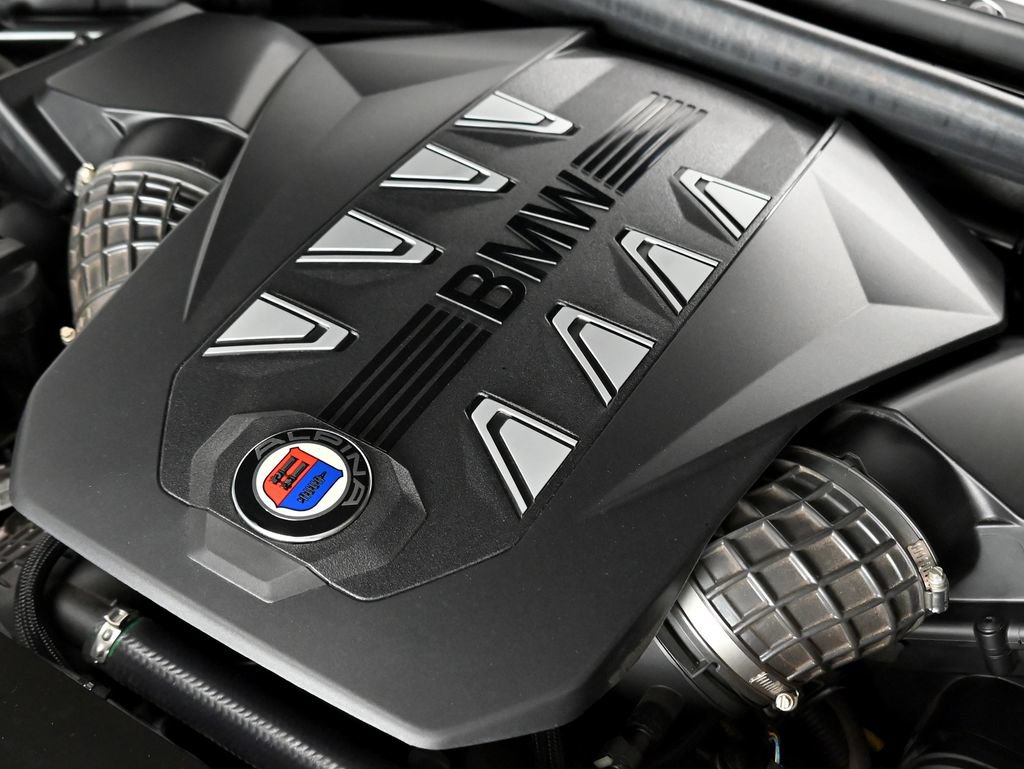 Used 2025 BMW ALPINA XB7 AWD/4WD image 32