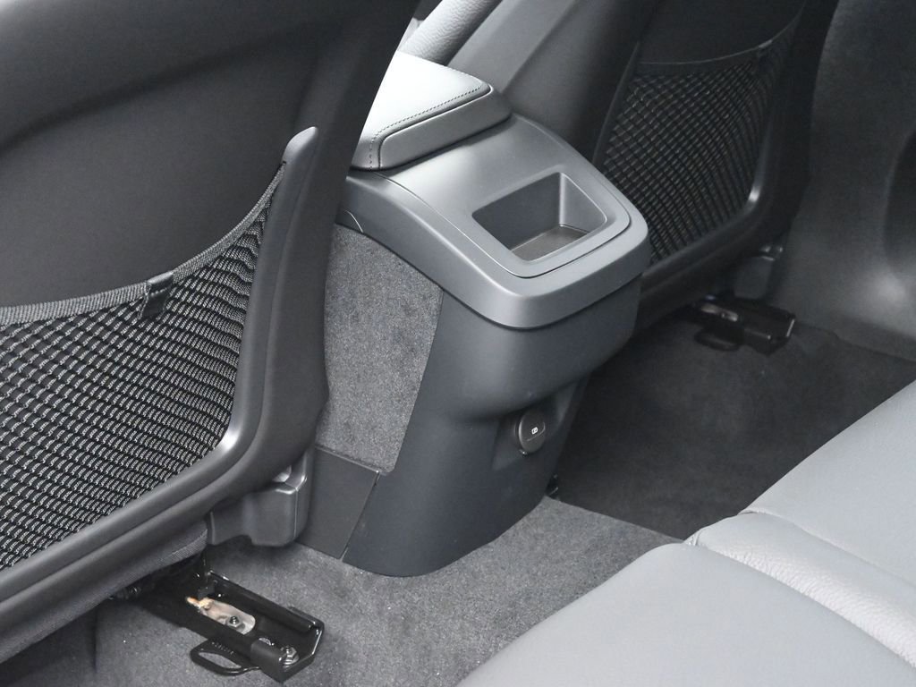 New 2025 Volvo XC60 B5 Plus w/ Protection Package Premier image 25