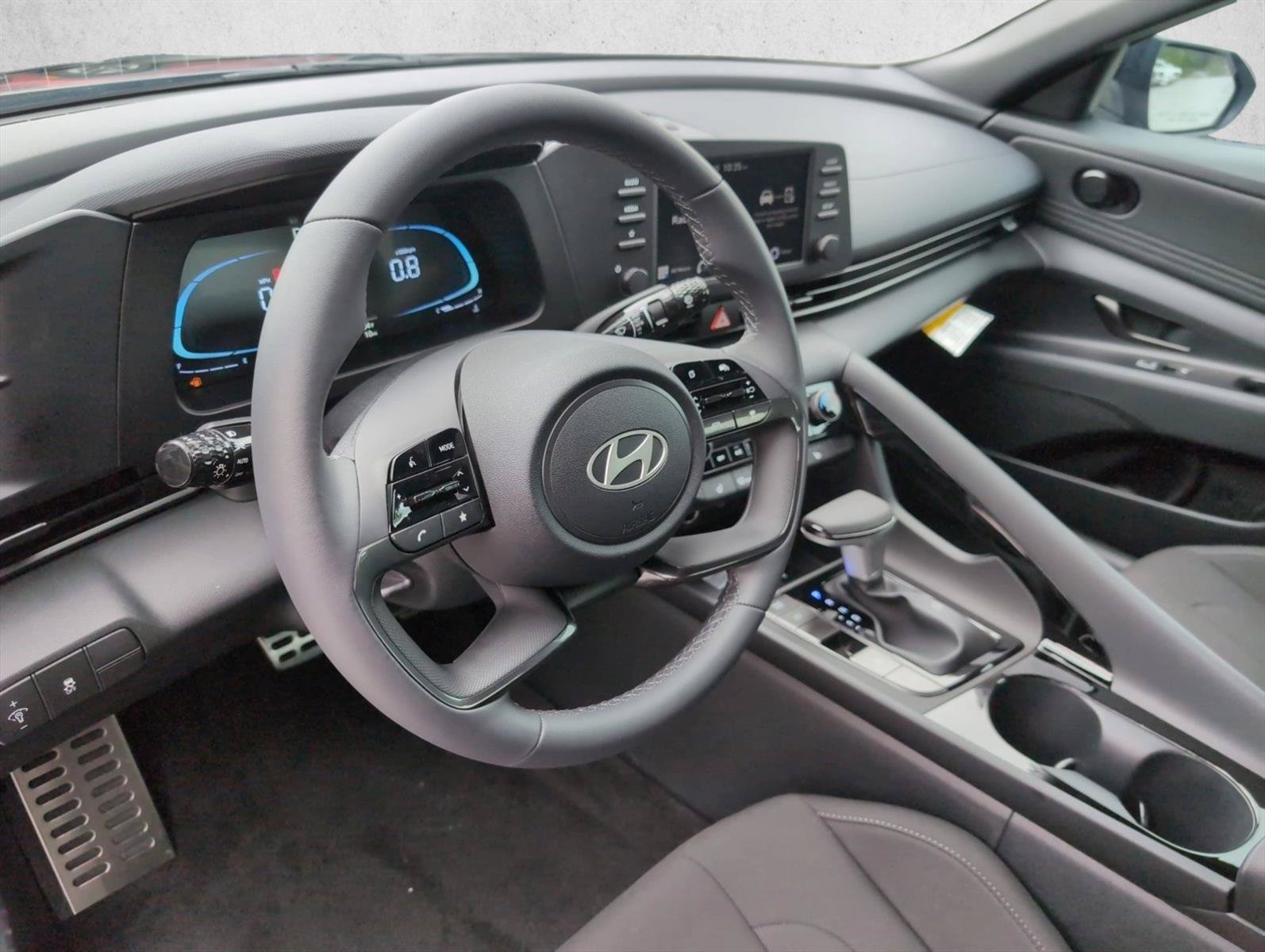 New 2026 Hyundai Elantra SEL Sport FWD image 3