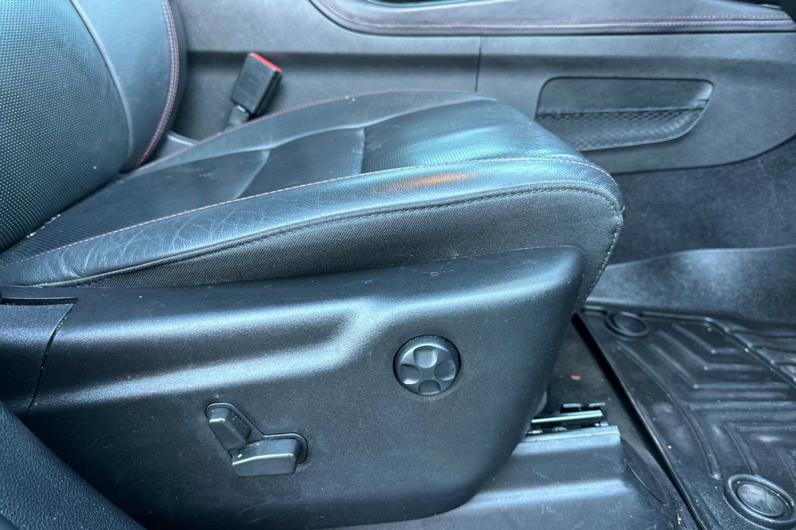 Used 2021 Dodge Durango R/T w/ Blacktop Package image 23