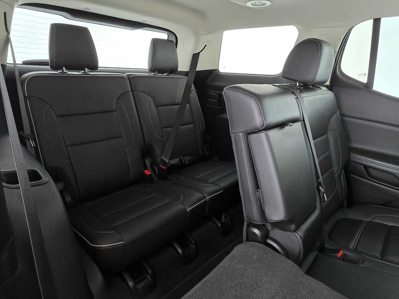 Used 2022 GMC Acadia Denali w/ Denali Ultimate Package image 13