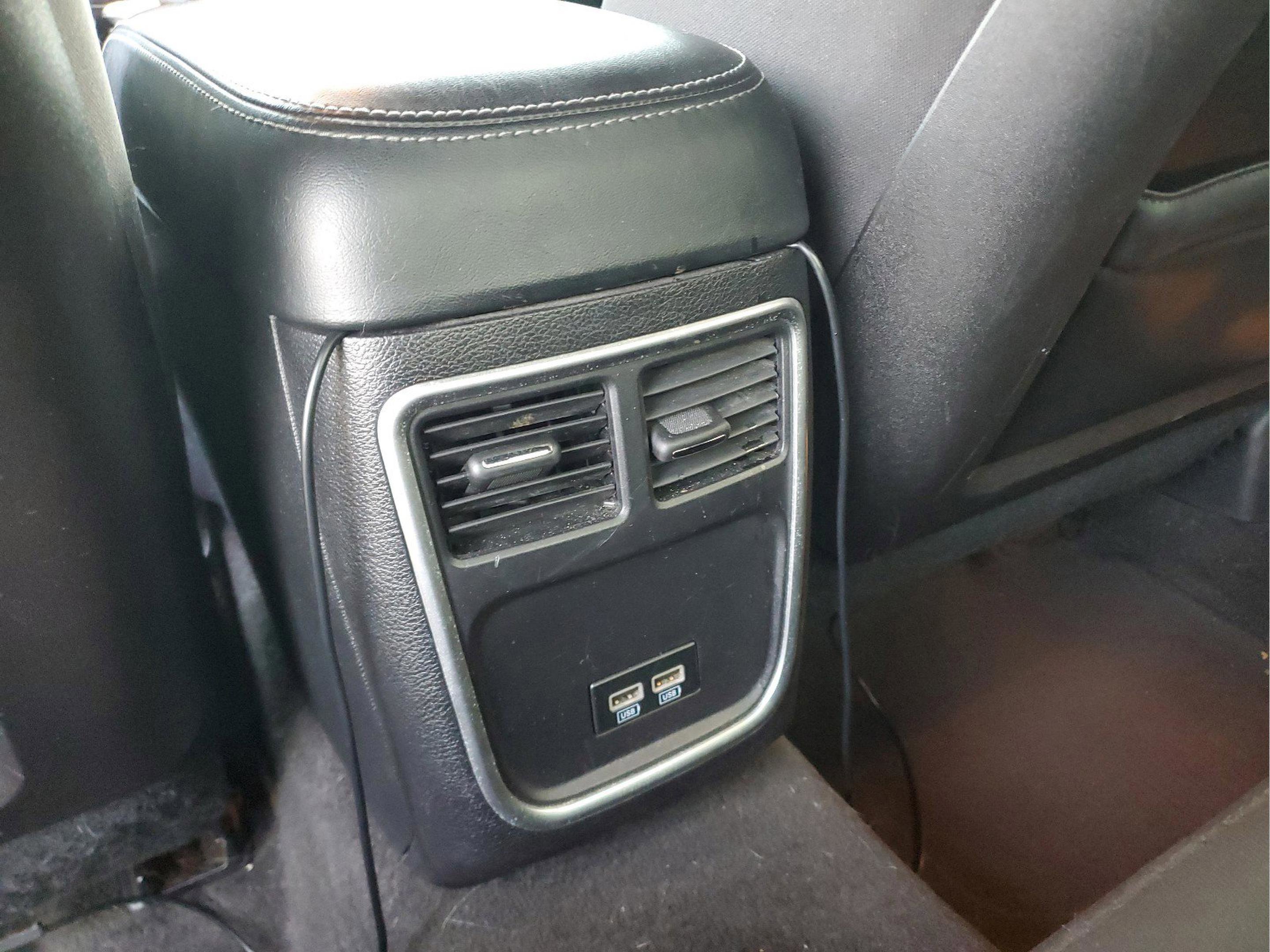 Used 2016 Dodge Charger SXT image 14