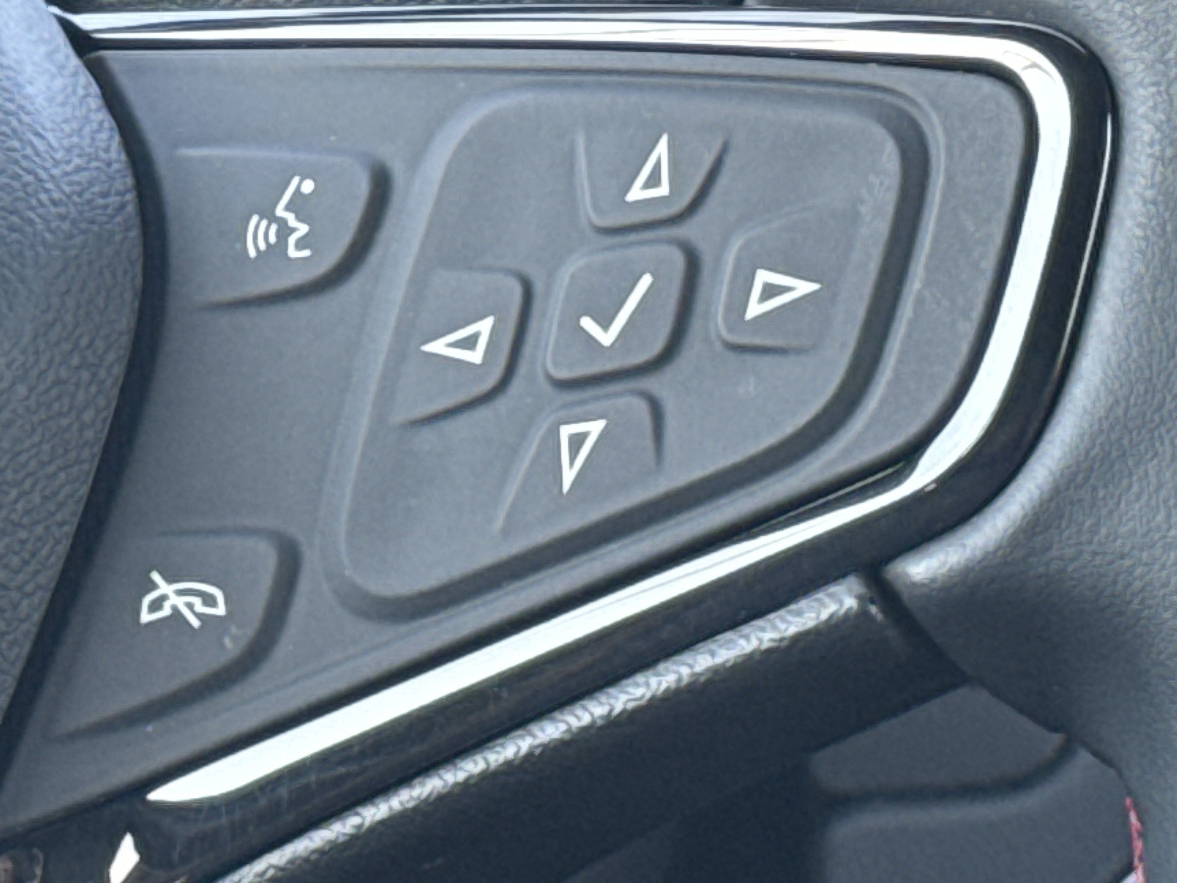 Used 2023 Chevrolet Equinox RS AWD/4WD image 8