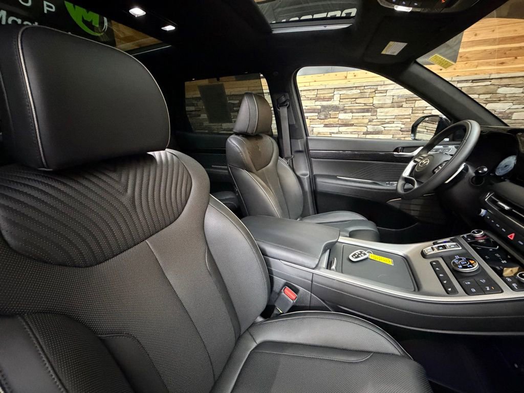 Used 2025 Hyundai Palisade Calligraphy image 15
