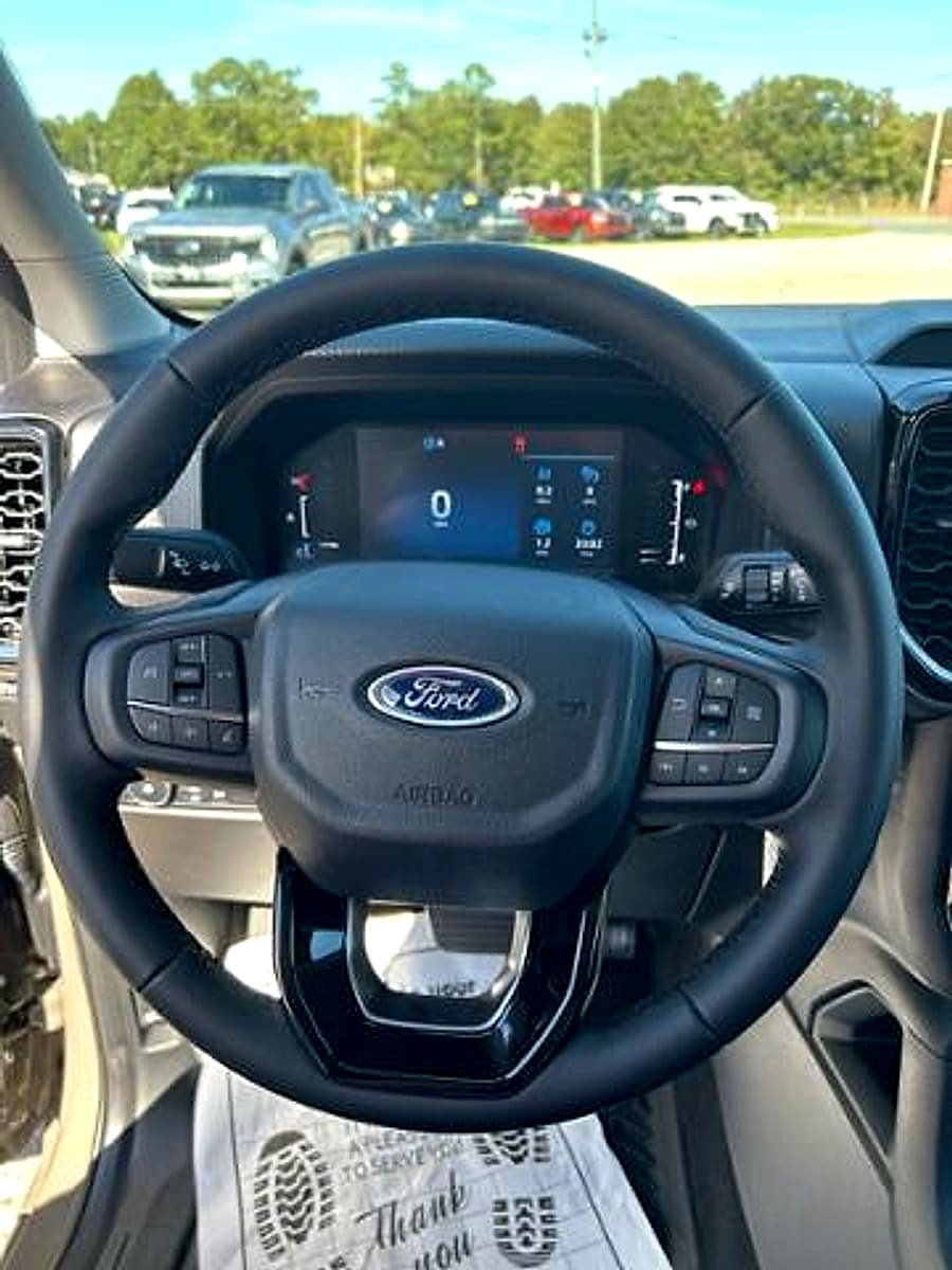 New 2025 Ford Ranger XLT w/ Equipment Group 301A High RWD image 18