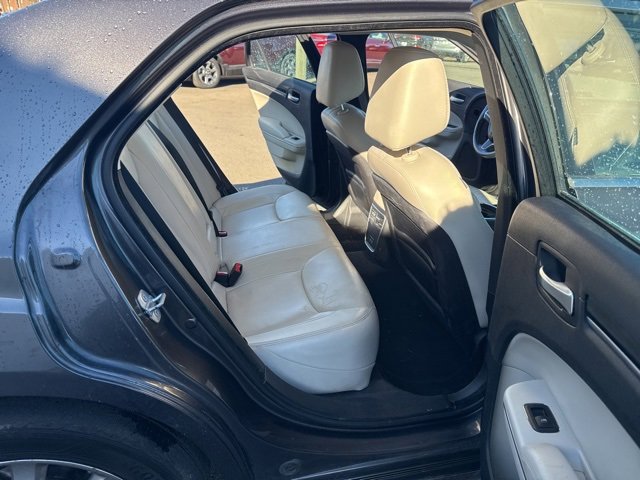 Used 2016 Chrysler 300 Limited w/ Driver Convenience Group image 13