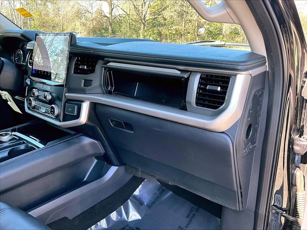 Used 2023 Ford Expedition Max XLT image 27