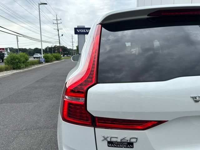 Certified 2022 Volvo XC60 B5 Inscription w/ Advanced Package AWD/4WD image 10