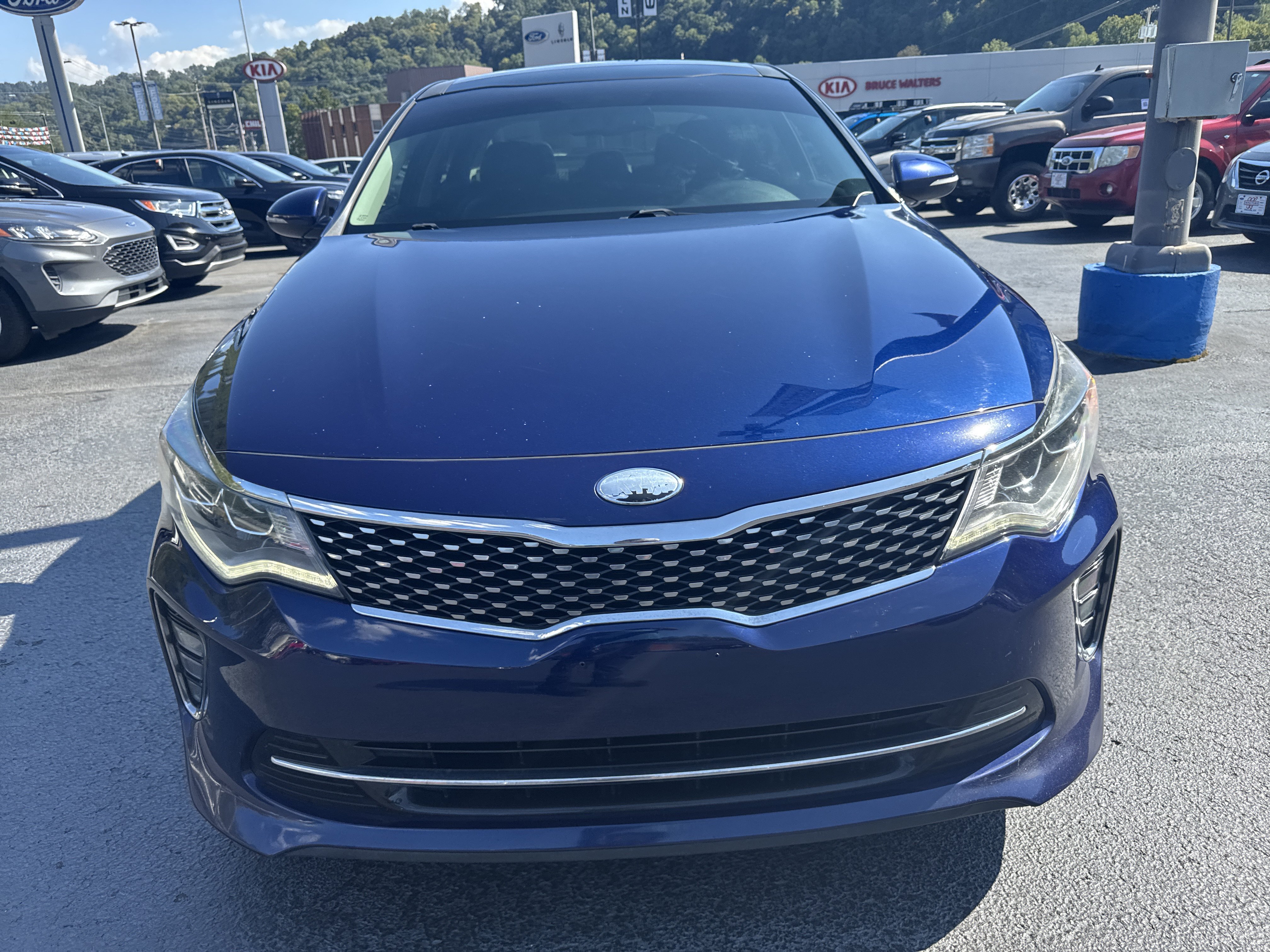 Used 2018 Kia Optima SX FWD image 2