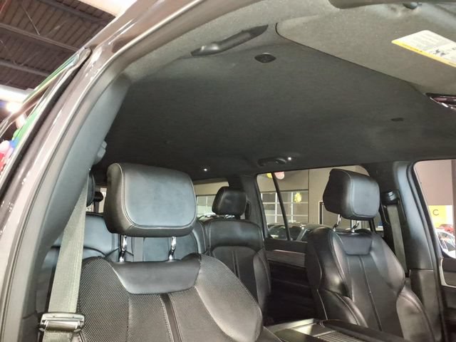 Certified 2024 Jeep Wagoneer L Series III w/ Flexible Seating Group AWD/4WD image 21