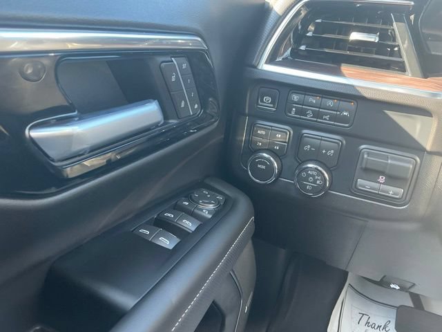 New 2026 Chevrolet Suburban Premier w/ Sun And Tow Package AWD/4WD image 24