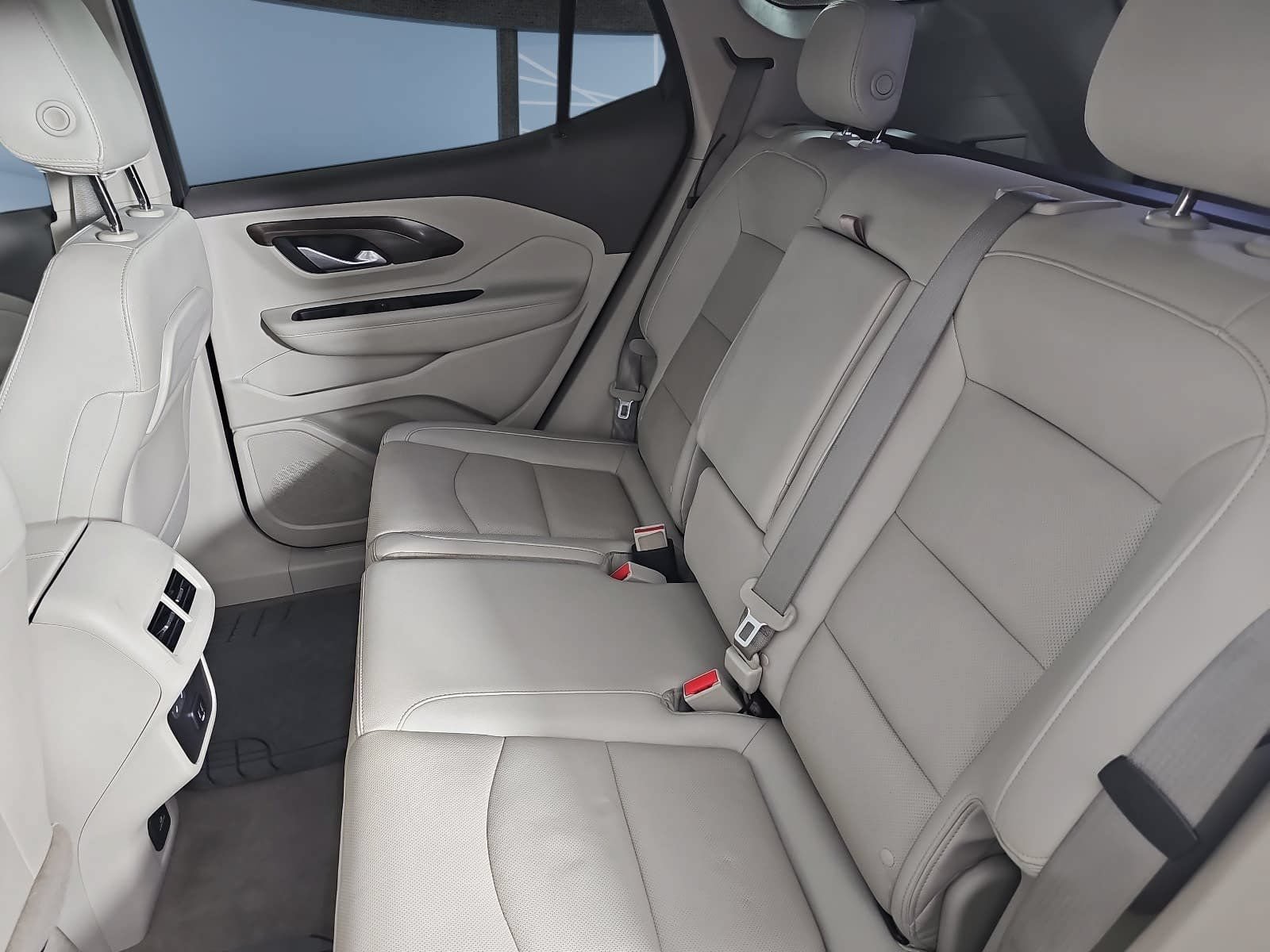 Used 2018 GMC Terrain Denali w/ Advanced Safety Package FWD image 10
