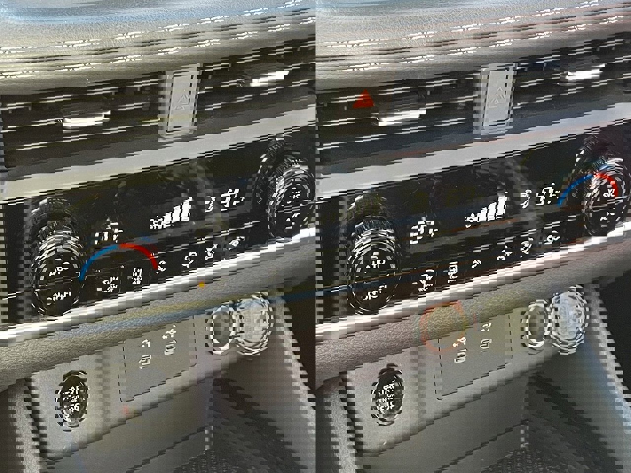 Used 2024 Nissan Rogue SV image 6