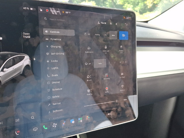 Used 2021 Tesla Model Y Long Range AWD/4WD image 28