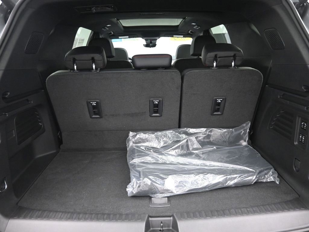 Used 2024 Chevrolet Traverse RS w/ LPO, Floor Liner Package image 10