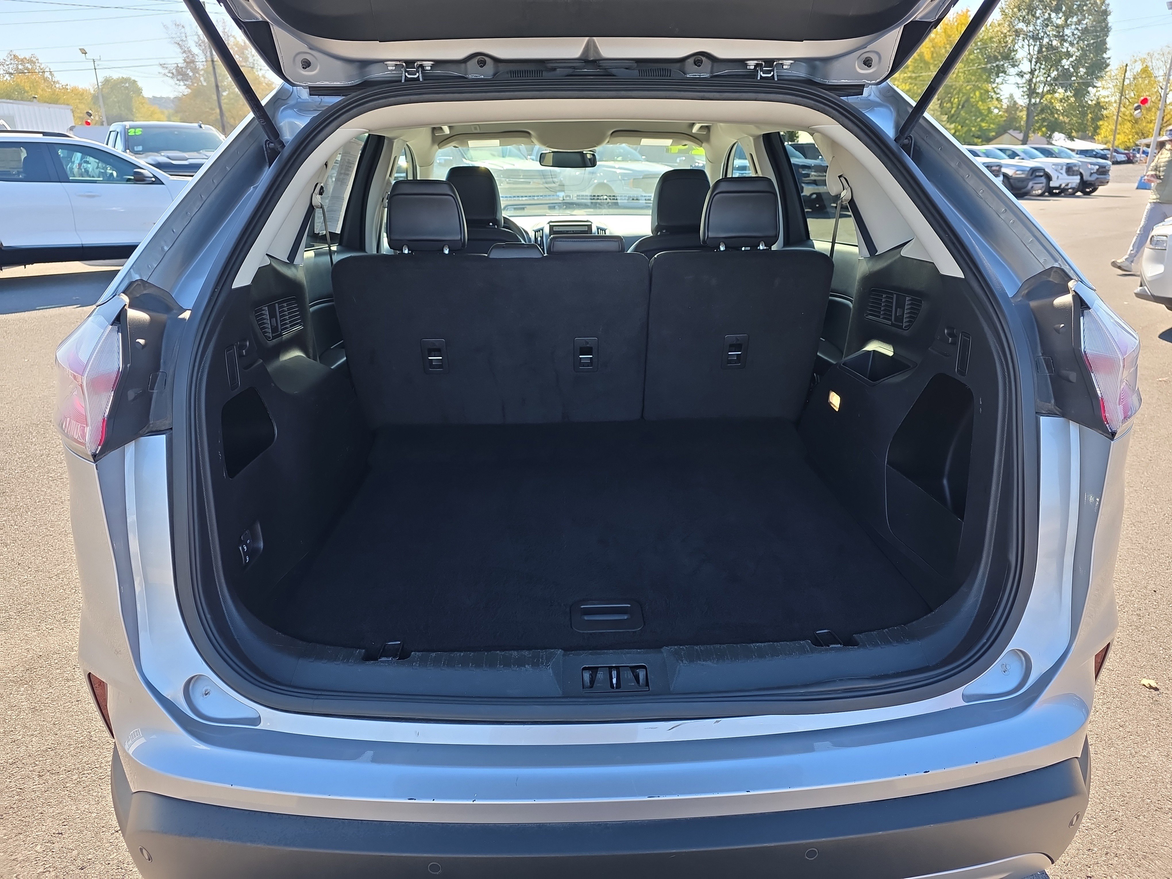 Used 2024 Ford Edge SEL image 5