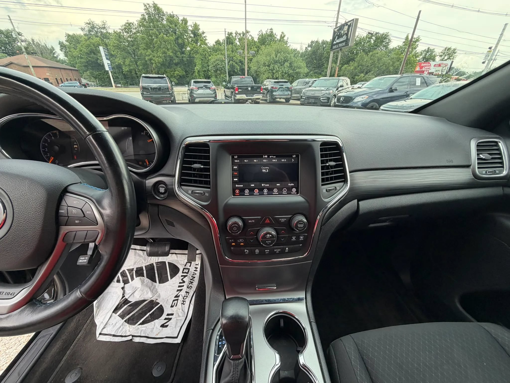 Used 2019 Jeep Grand Cherokee Laredo AWD/4WD image 20