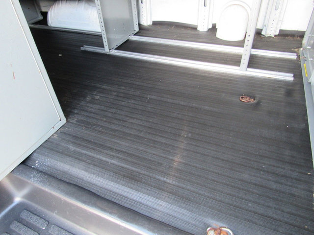Used 2015 Chevrolet Express 2500 RWD image 19