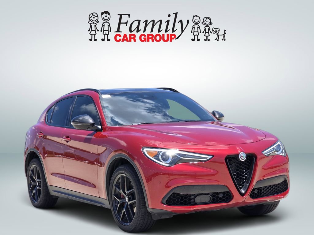 Used 2019 Alfa Romeo Stelvio Ti Sport w/ Quick Order Package 22S Sport AWD/4WD image 2