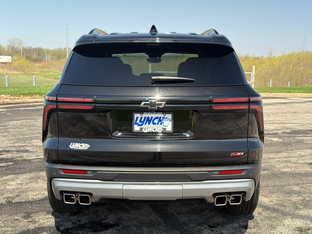 Used 2025 Chevrolet Traverse Z71 w/ Enhanced Driving Package AWD/4WD image 3
