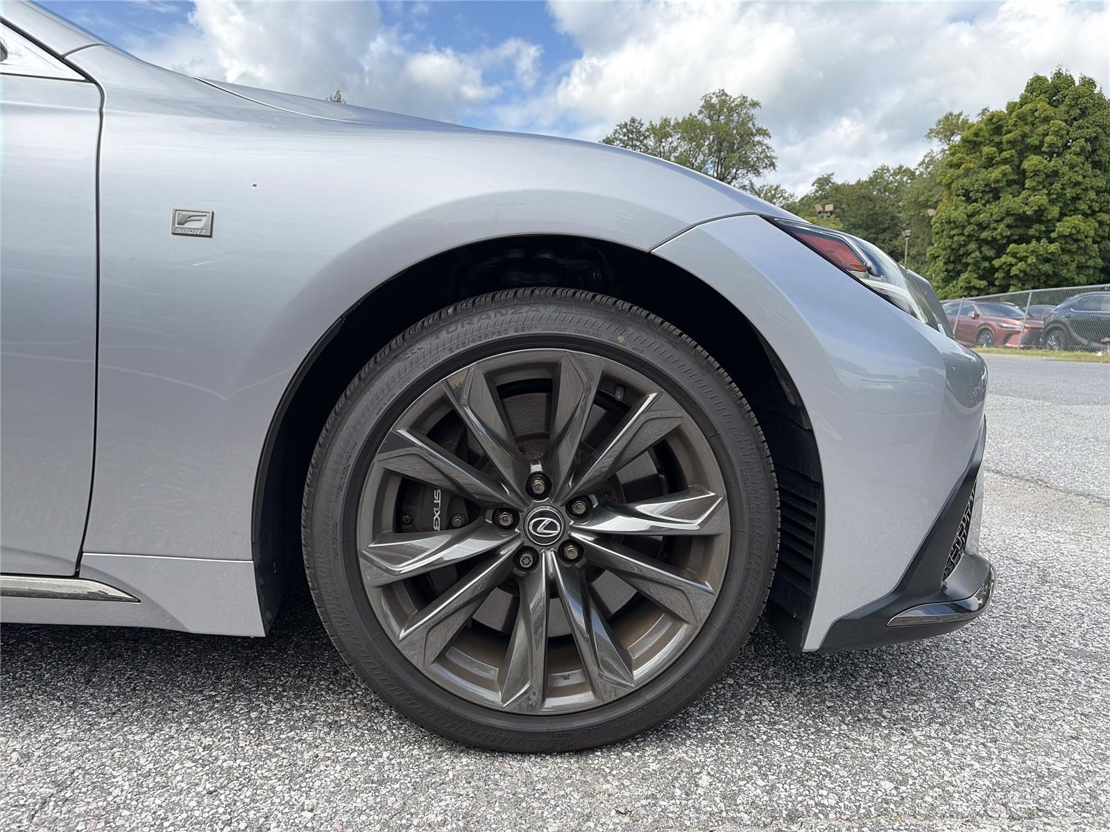 Used 2023 Lexus LS 500 F Sport w/ Accessory Package (Z2) AWD/4WD image 17