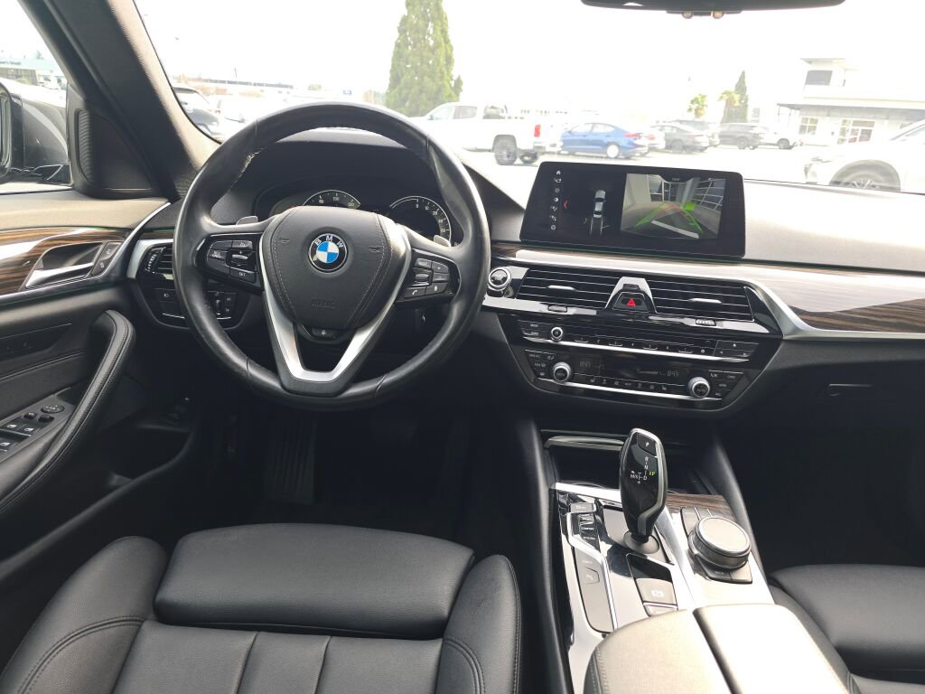 Used 2018 BMW 530e xDrive image 16