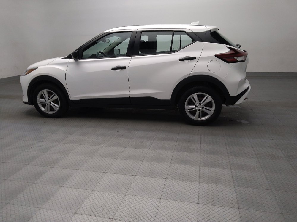 Used 2022 Nissan Kicks S image 3