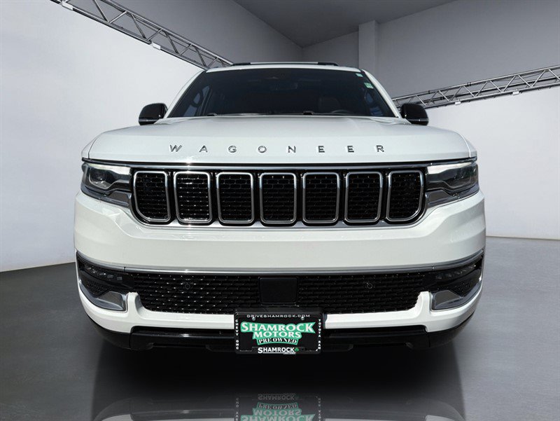 Used 2023 Jeep Wagoneer 4WD w/ Premium Group I image 10