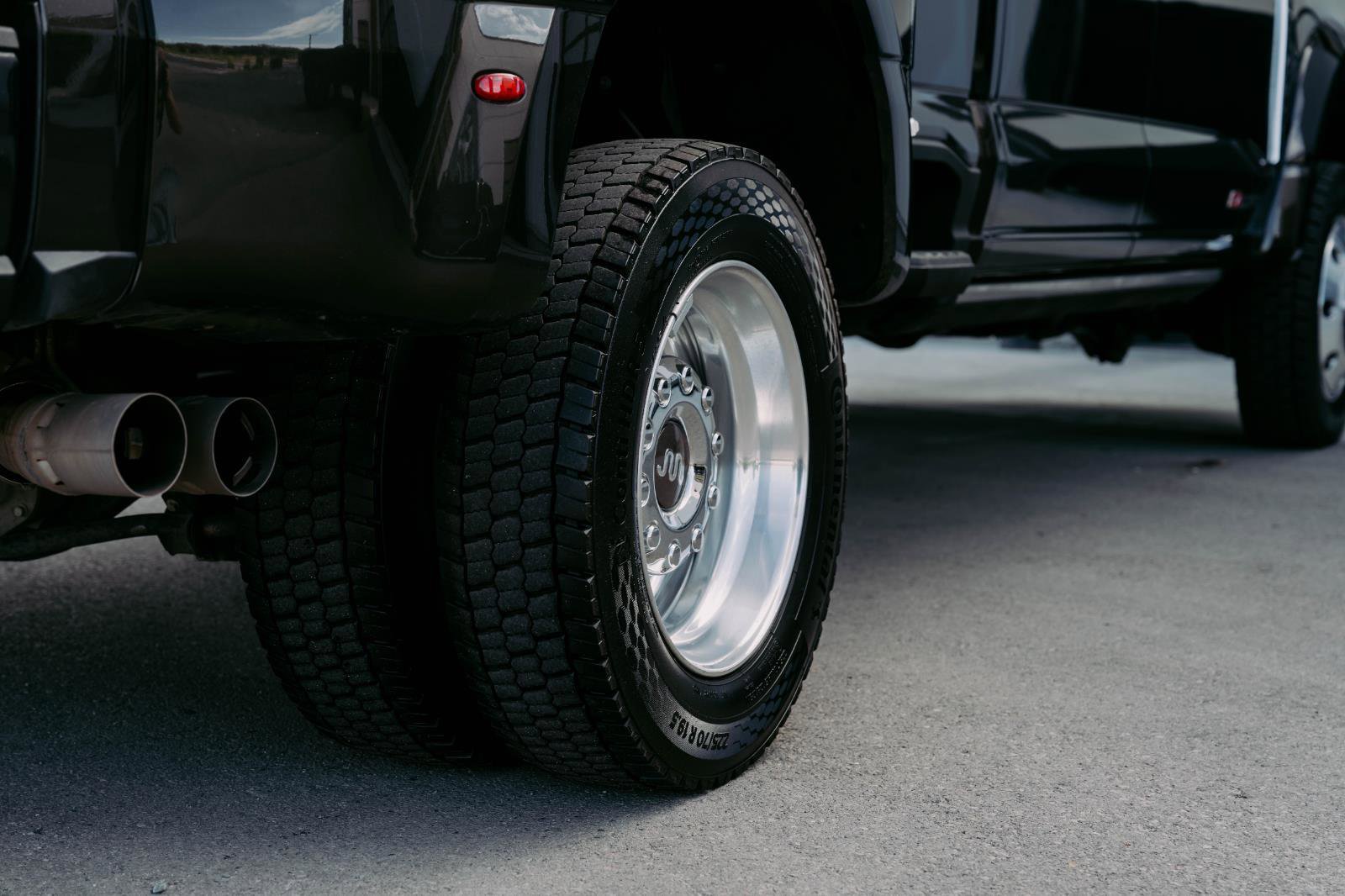 Used 2024 Ford F450 King Ranch w/ FX4 Off-Road Package image 8