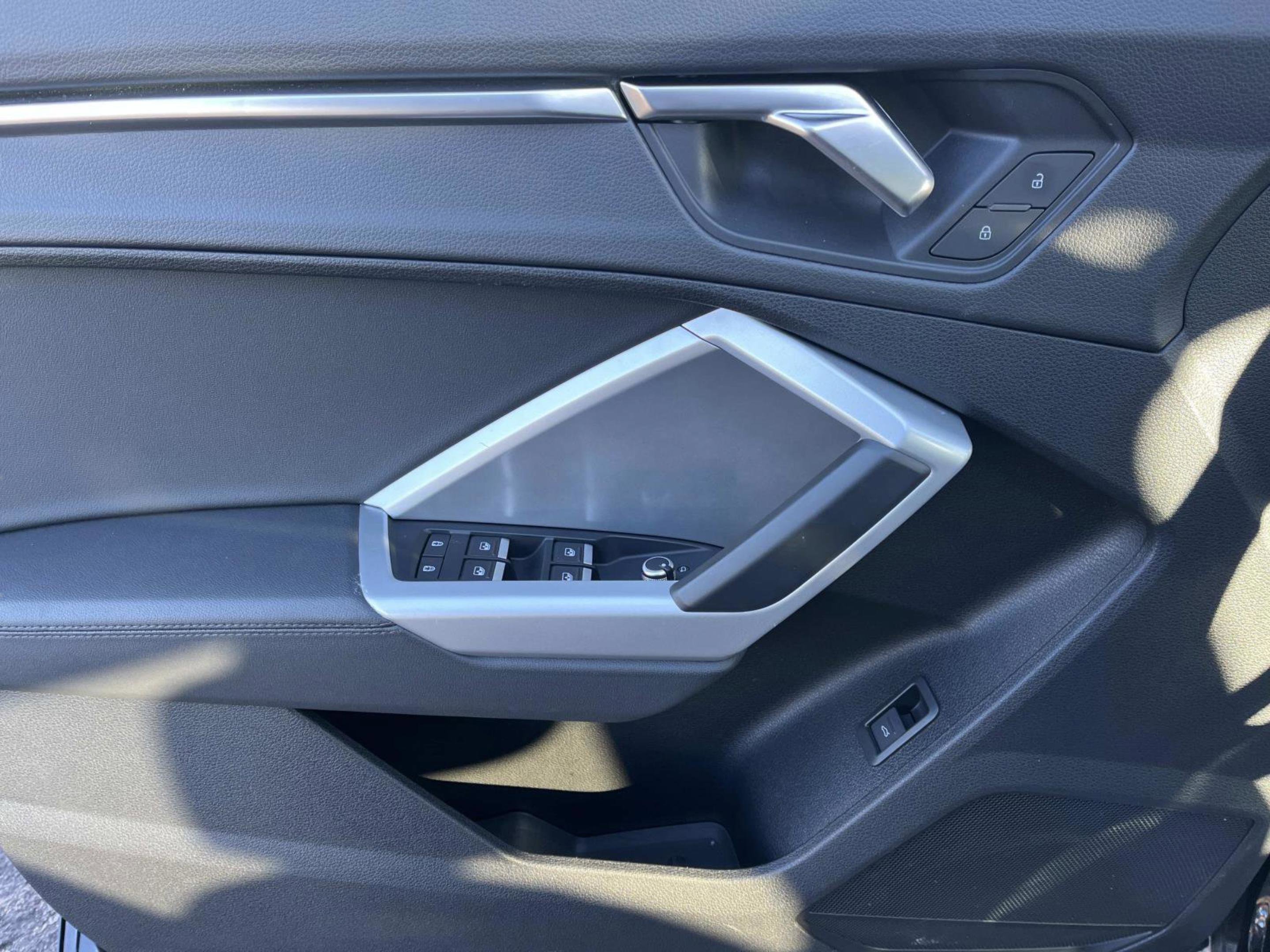 Used 2025 Audi Q3 2.0T Premium image 28