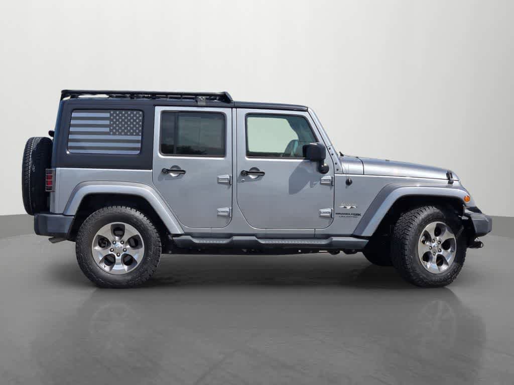 Used 2018 Jeep Wrangler Unlimited Sahara w/ Connectivity Group AWD/4WD image 7