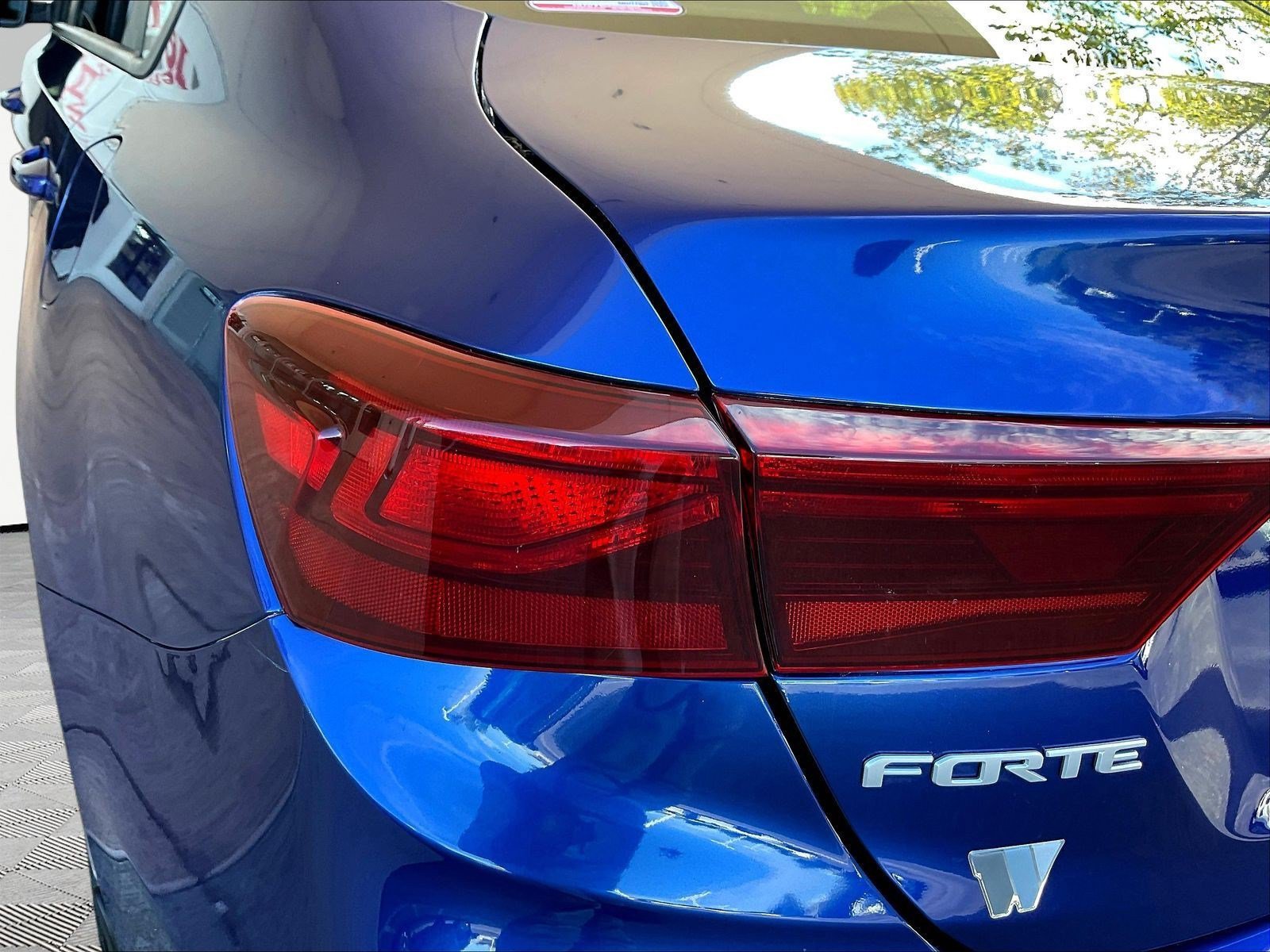 Used 2023 Kia Forte LXS w/ LXS Technology Package FWD image 21