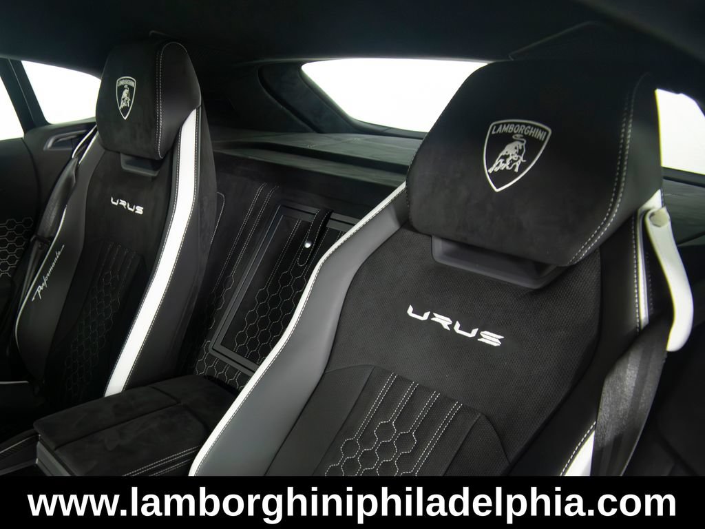 Used 2023 Lamborghini Urus Performante AWD/4WD image 45