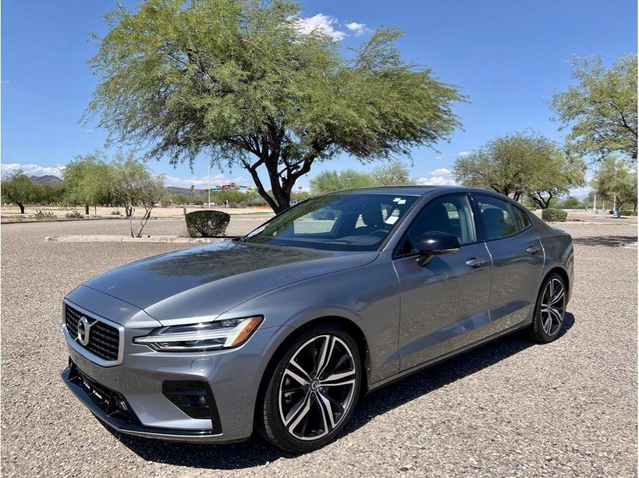 Used 2019 Volvo S60 T5 R-Design image 7