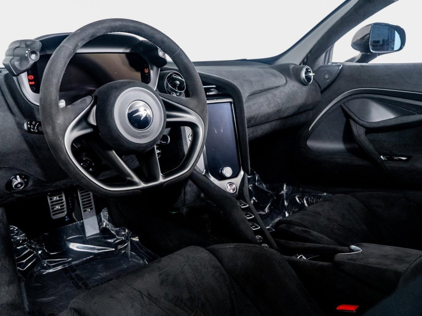 Used 2024 McLaren 750S Spider image 2