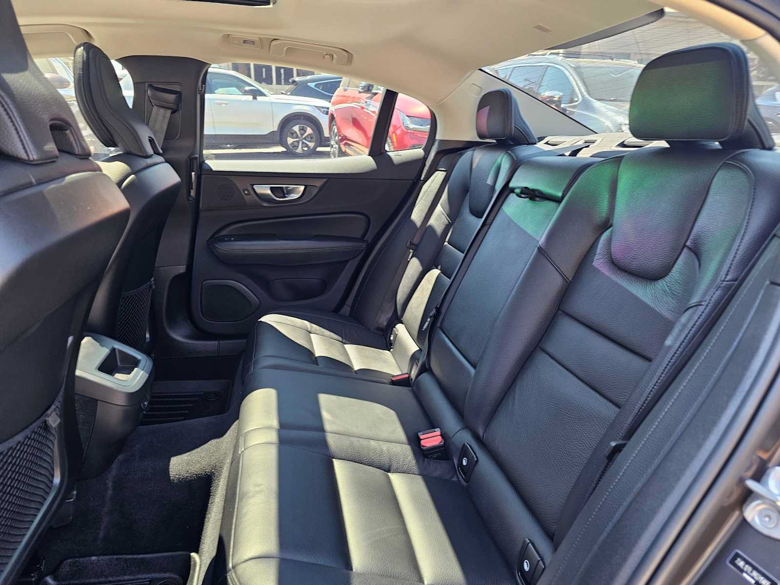 Certified 2024 Volvo S60 B5 Plus AWD/4WD image 17