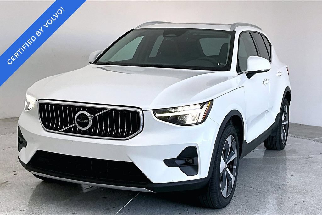 Used 2023 Volvo XC40 B5 Plus w/ Protection Package Premier AWD/4WD image 12