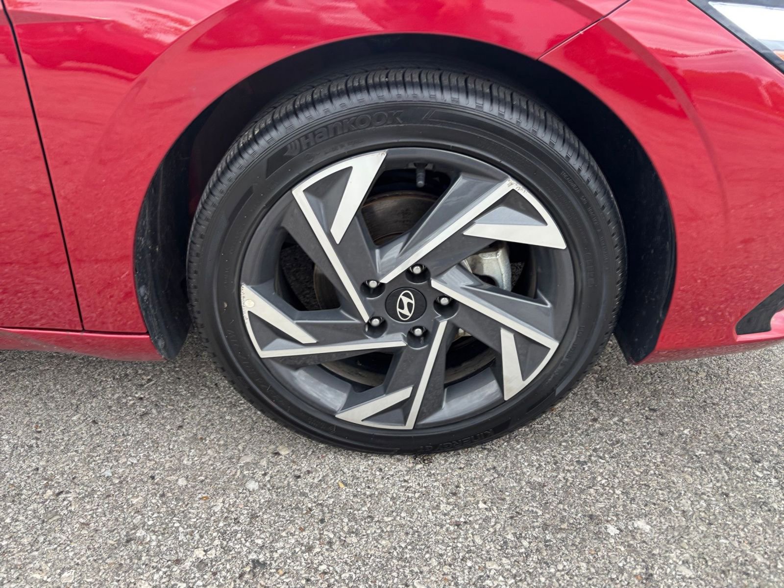Used 2025 Hyundai Elantra SEL FWD image 28