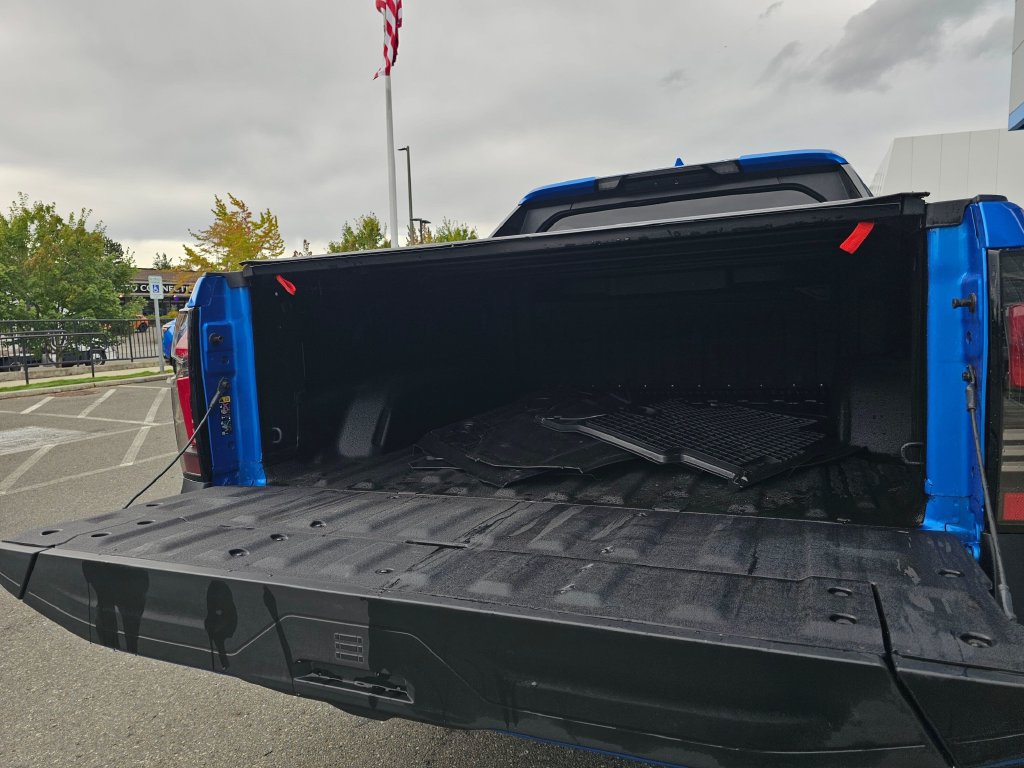 Used 2026 Chevrolet Silverado EV Trail Boss AWD/4WD image 19