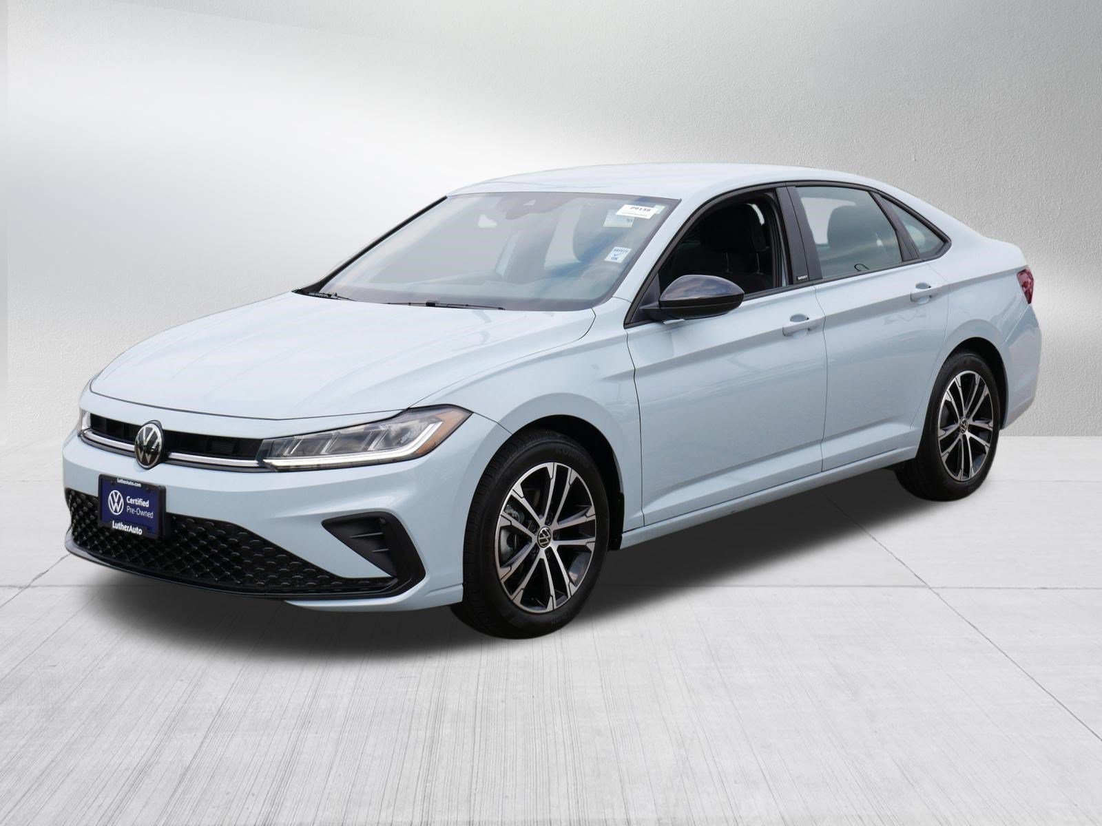 Certified 2025 Volkswagen Jetta Sport FWD image 3