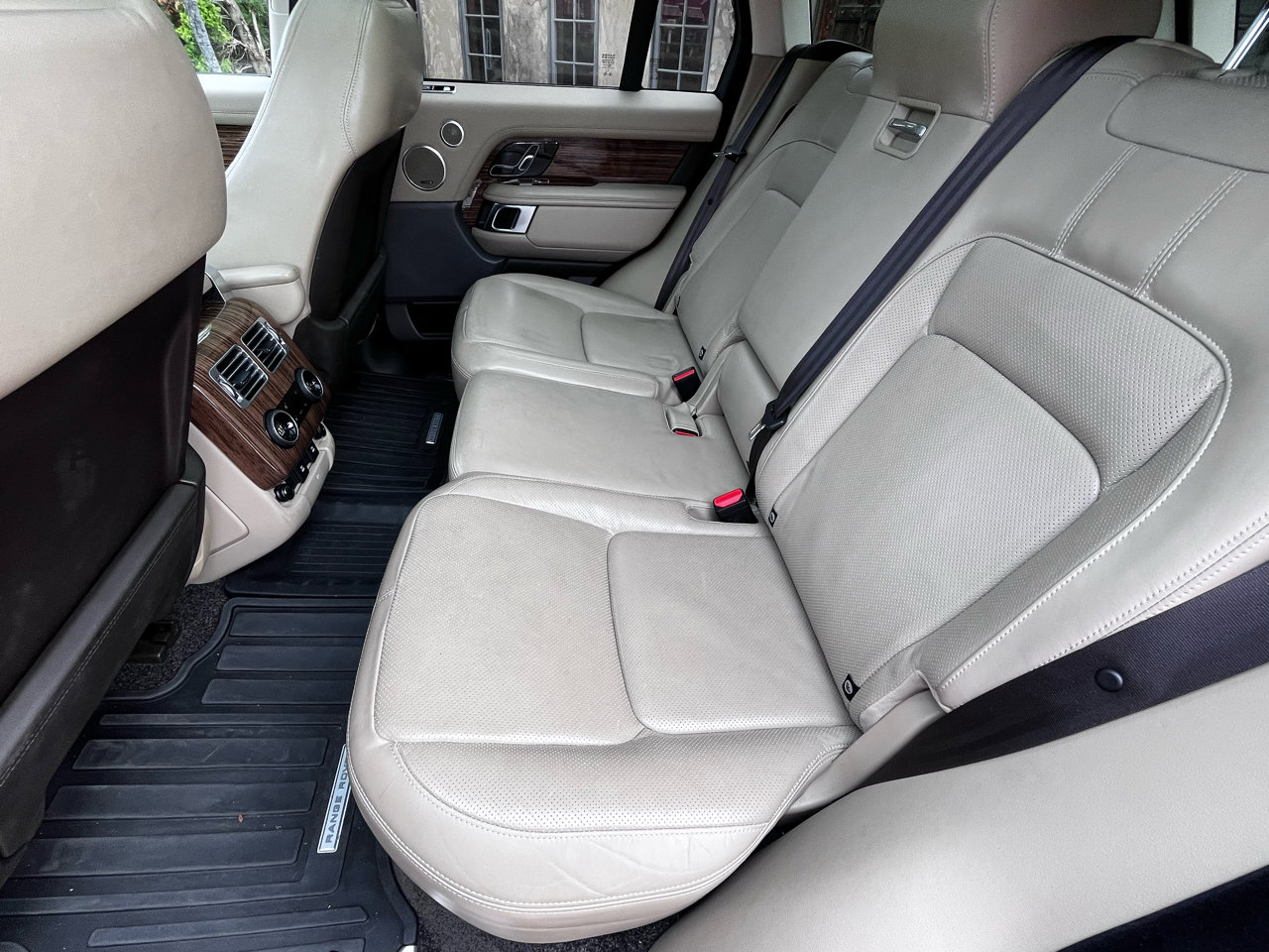 Used 2019 Land Rover Range Rover HSE image 47