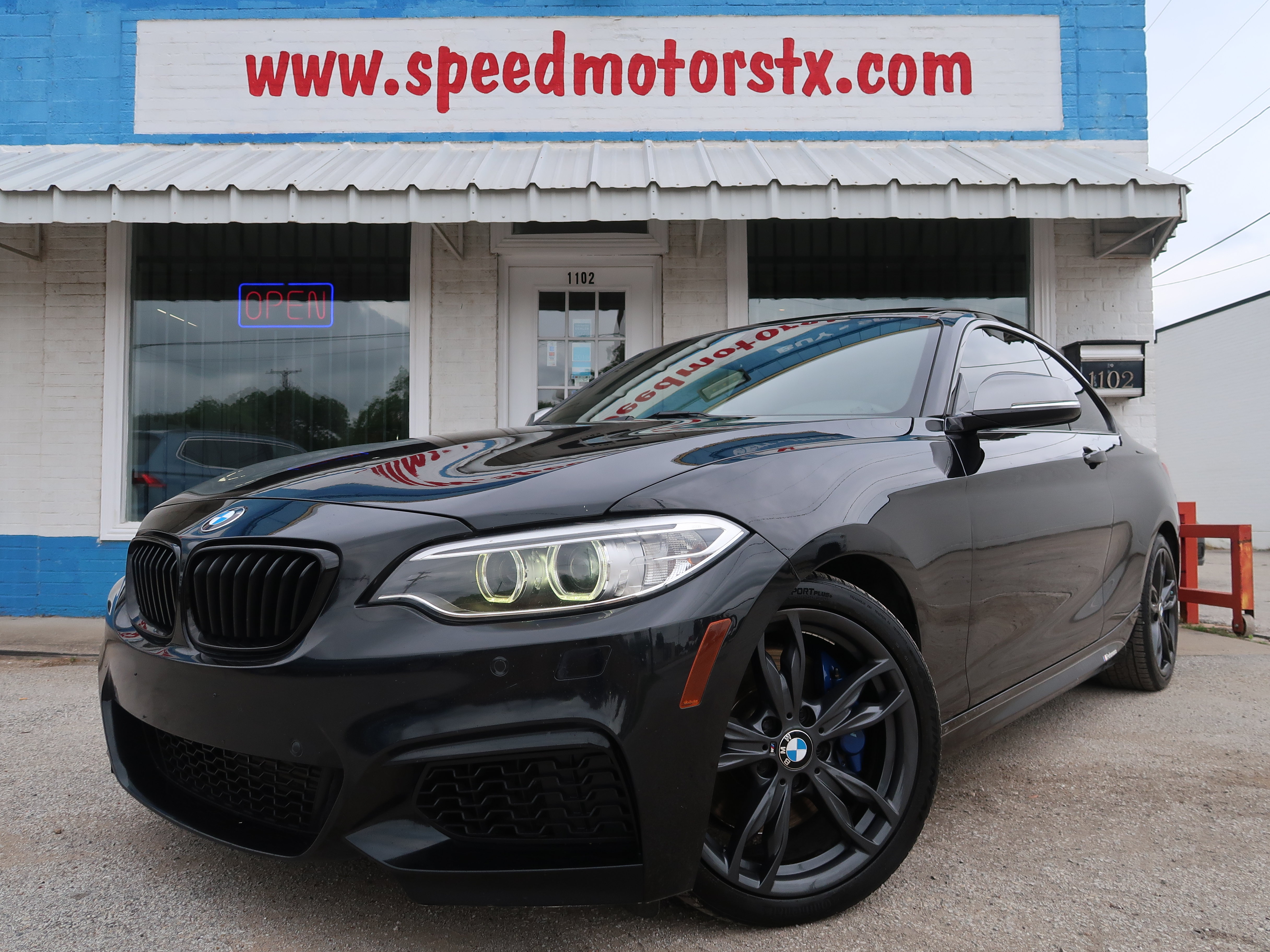 Used 2016 BMW M235i Coupe RWD image 1