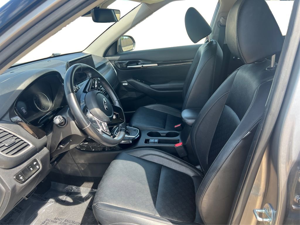 Used 2021 Kia Seltos SX w/ SX Sunroof Package image 10