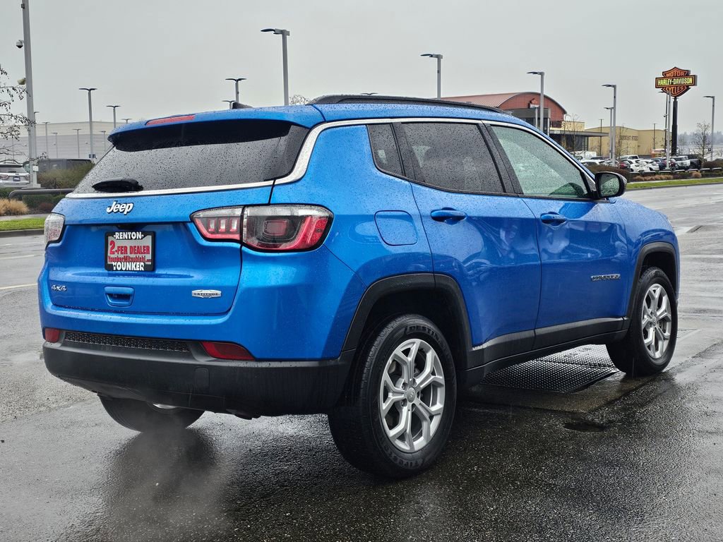 Used 2024 Jeep Compass Latitude AWD/4WD image 5