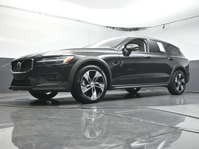 Used 2025 Volvo V60 B5 Cross Country Plus AWD/4WD image 36