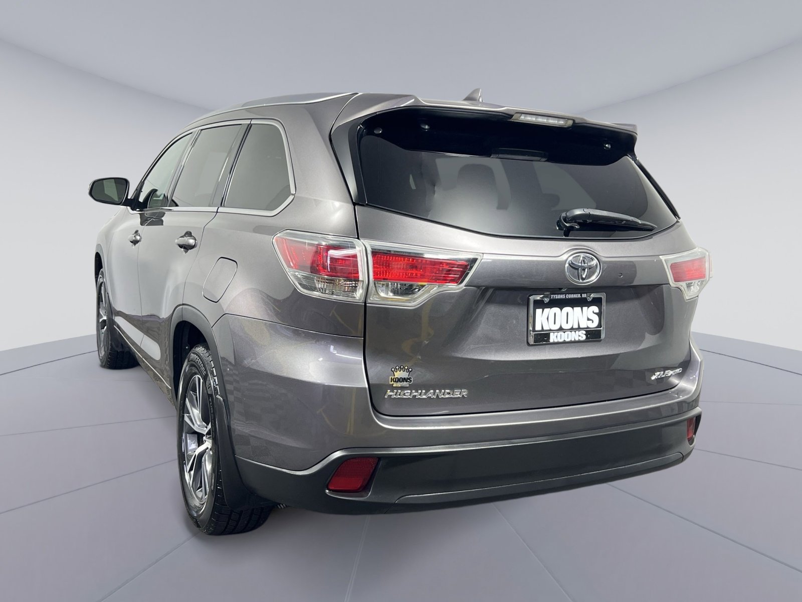 Used 2016 Toyota Highlander XLE image 4