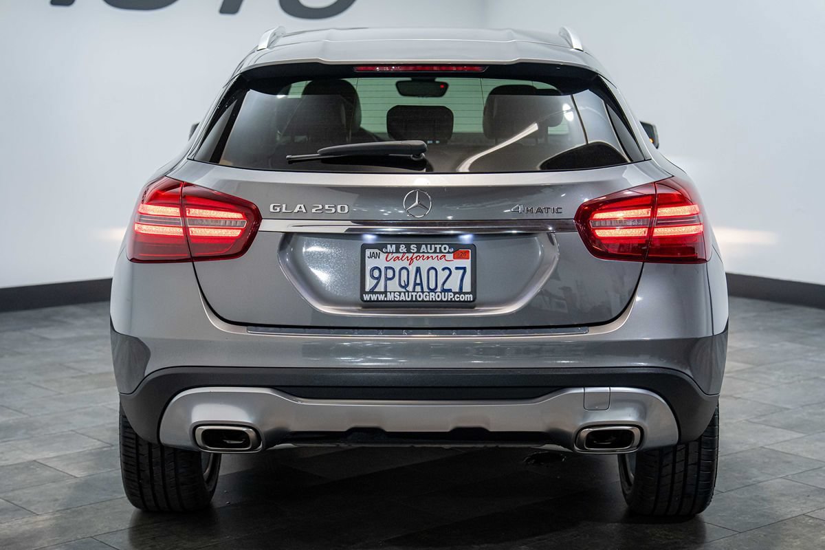 Used 2020 Mercedes-Benz GLA 250 4MATIC w/ Premium Package image 5
